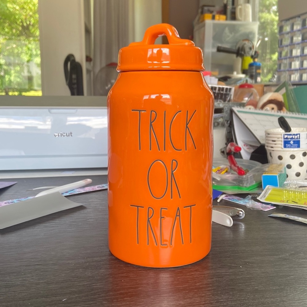 2021 new Rae Dunn trick or treat canister